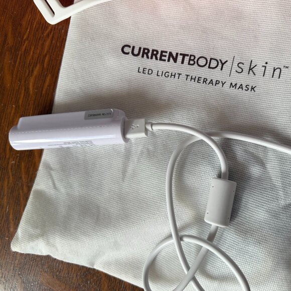 CurrentBody Skin LED Light Therapy Face Mask: Series 1 - Picture 5 of 6